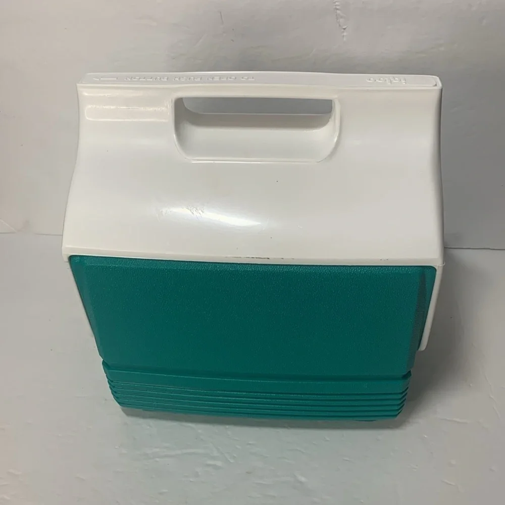 Igloo 50th Anniversary Playmate Cooler 4 Quarts NWT
